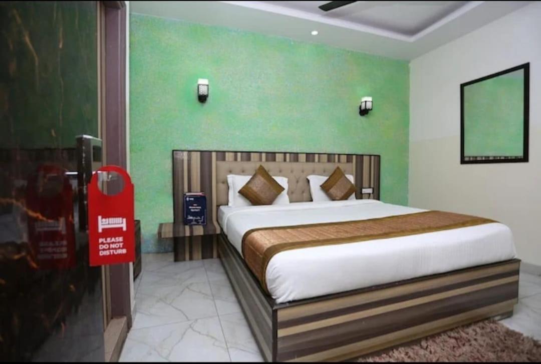 Hotel Airport Inn Near Delhi Airport 新德里 外观 照片